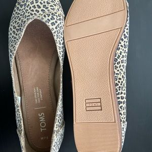 Toms animal print loafer flat